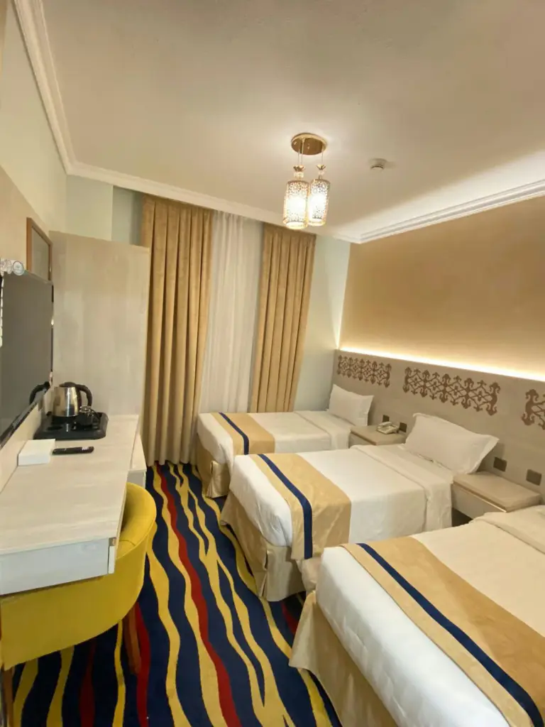 Habitación triple de uno de los hoteles del viaje